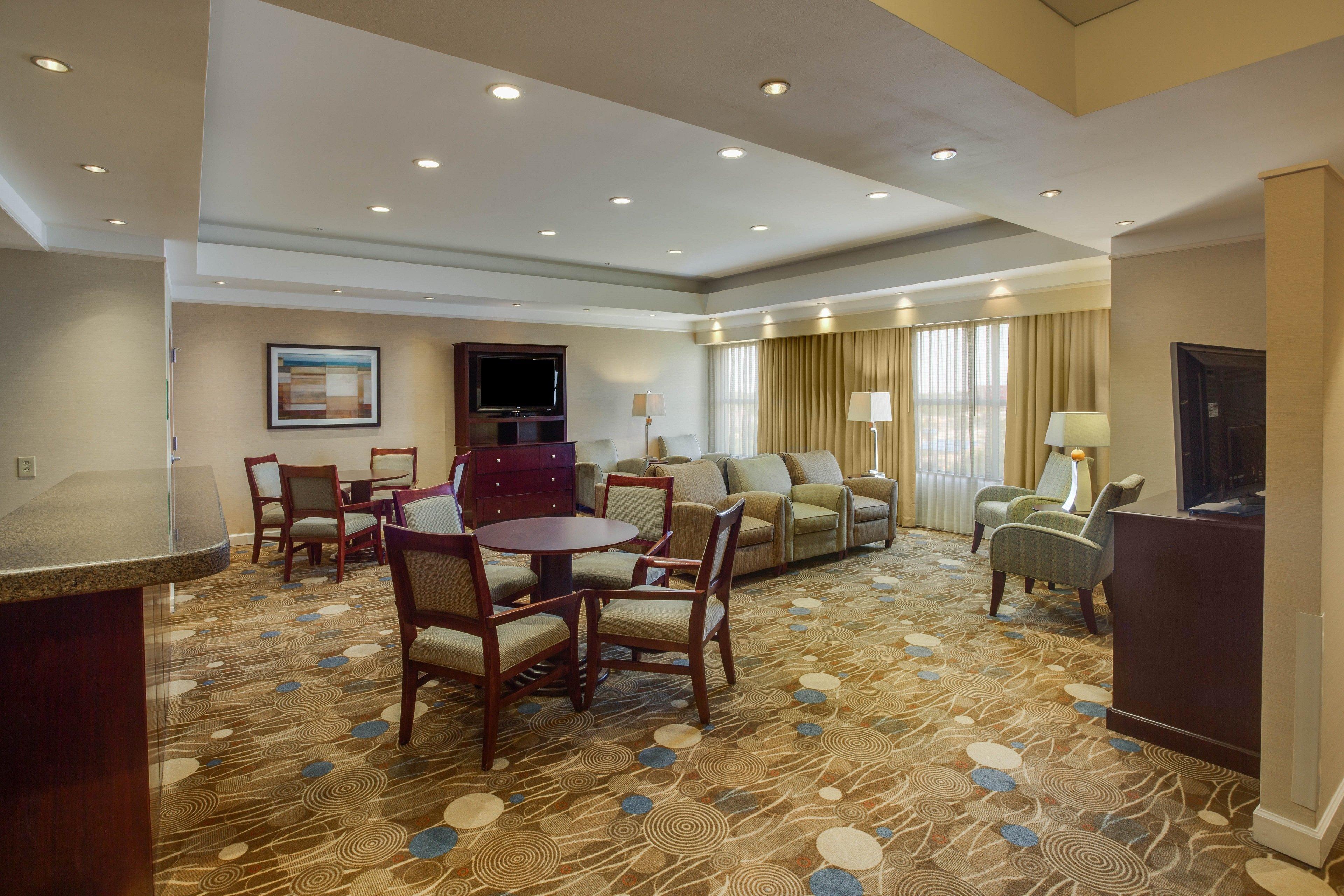 Holiday Inn Baton Rouge College Drive I-10 By Ihg Экстерьер фото