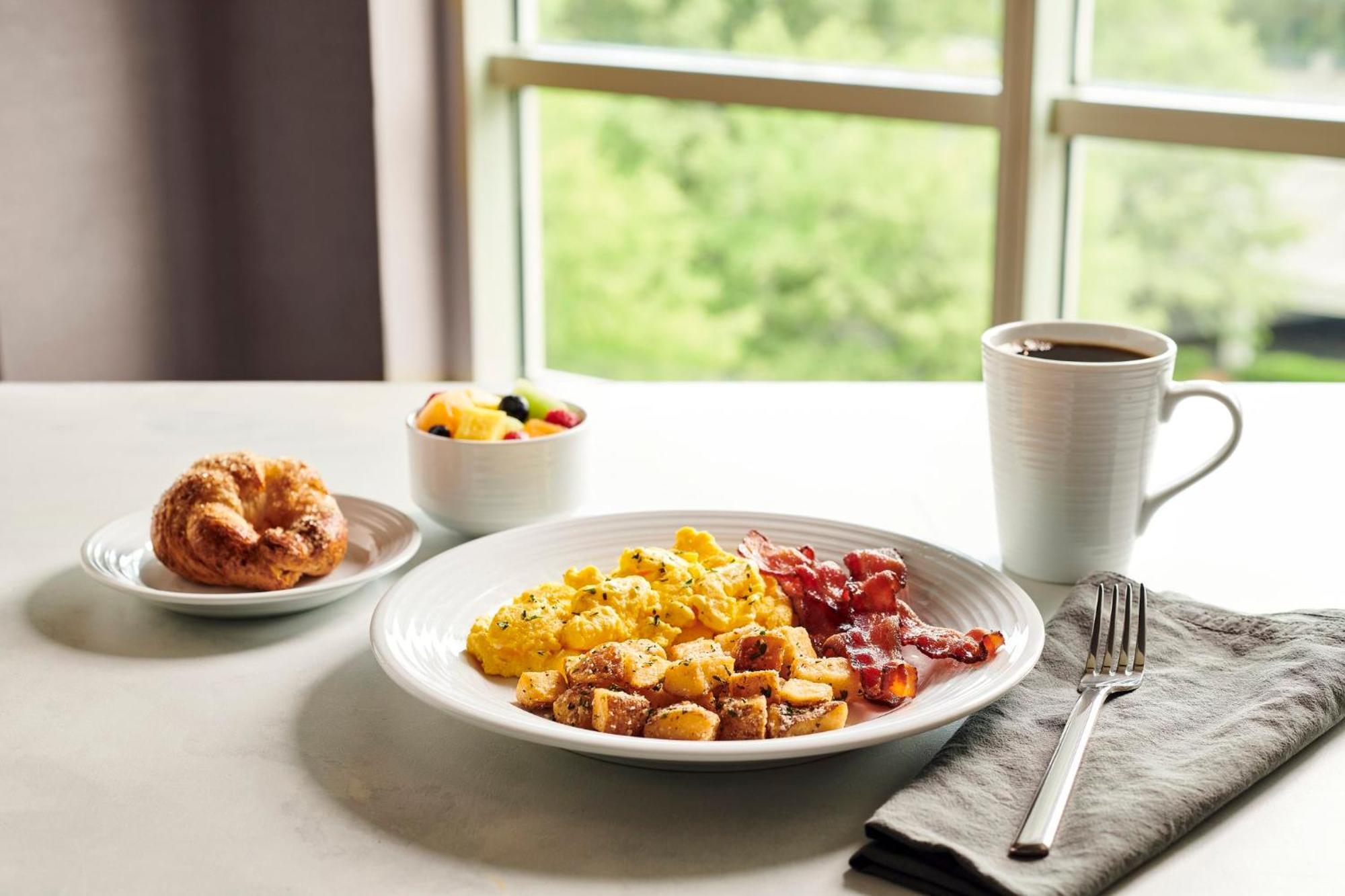 Holiday Inn Baton Rouge College Drive I-10 By Ihg Экстерьер фото