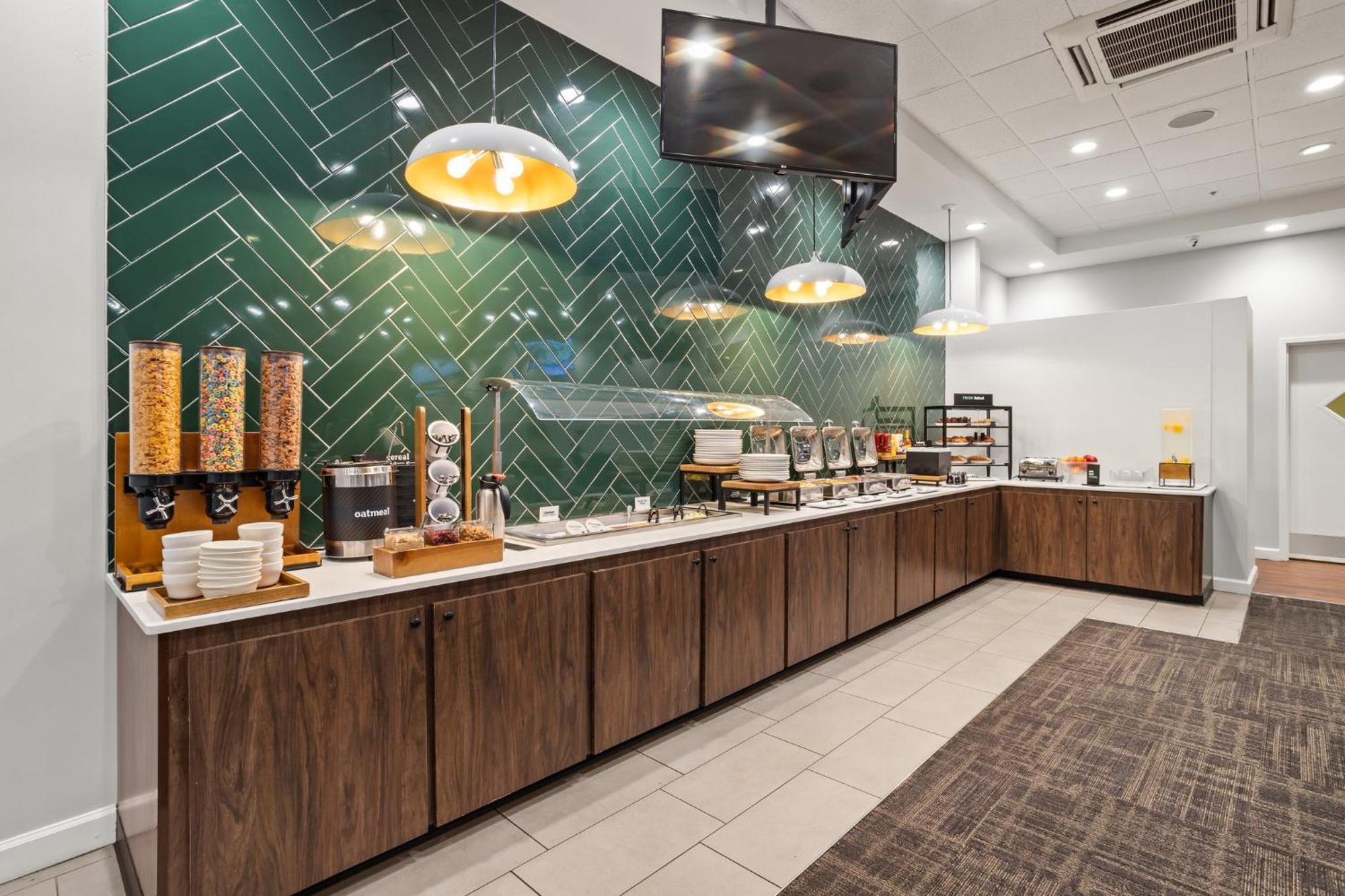 Holiday Inn Baton Rouge College Drive I-10 By Ihg Экстерьер фото