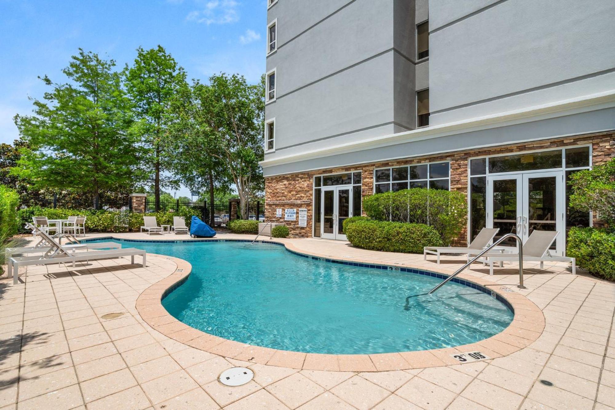 Holiday Inn Baton Rouge College Drive I-10 By Ihg Экстерьер фото