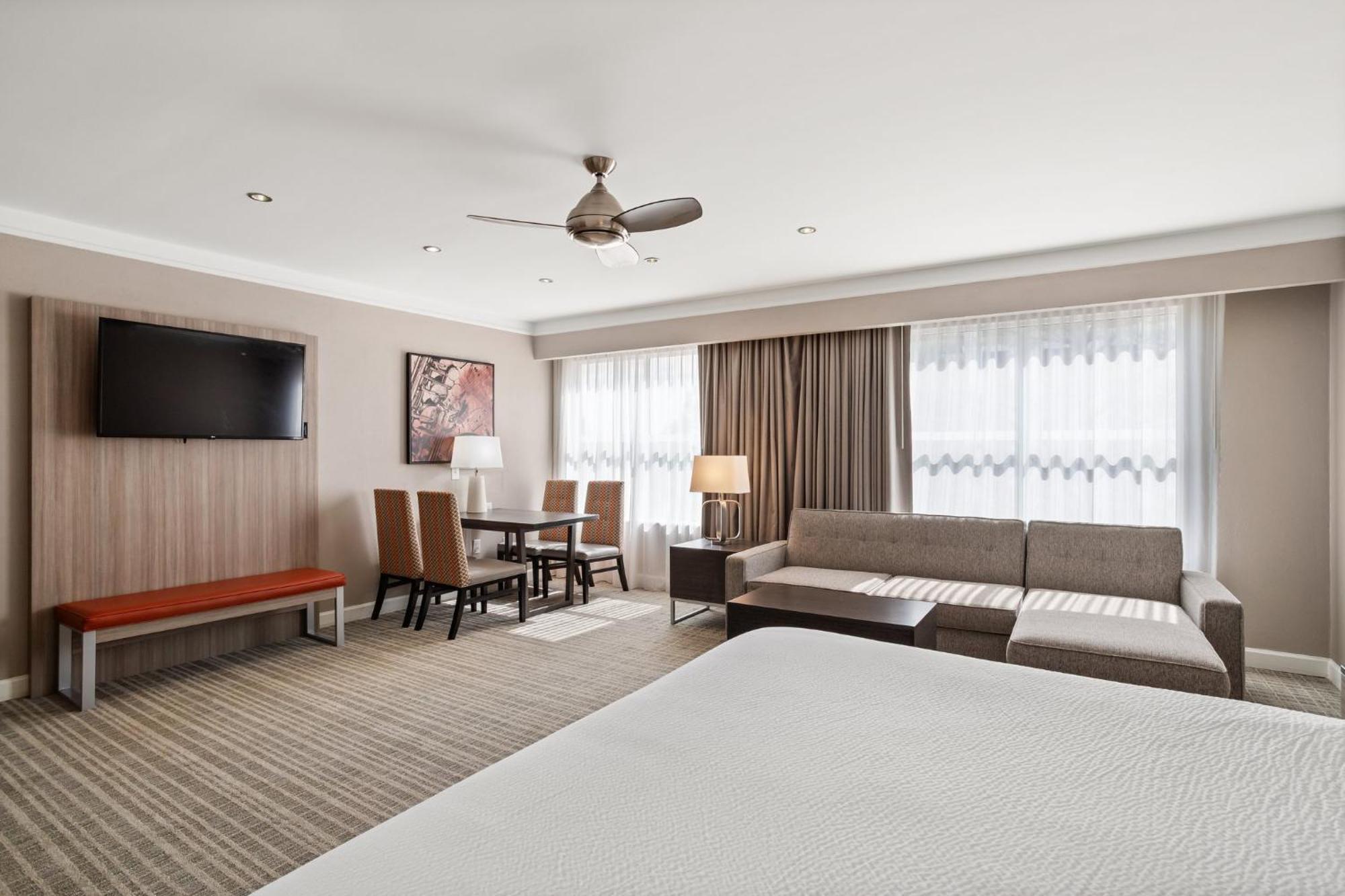 Holiday Inn Baton Rouge College Drive I-10 By Ihg Экстерьер фото