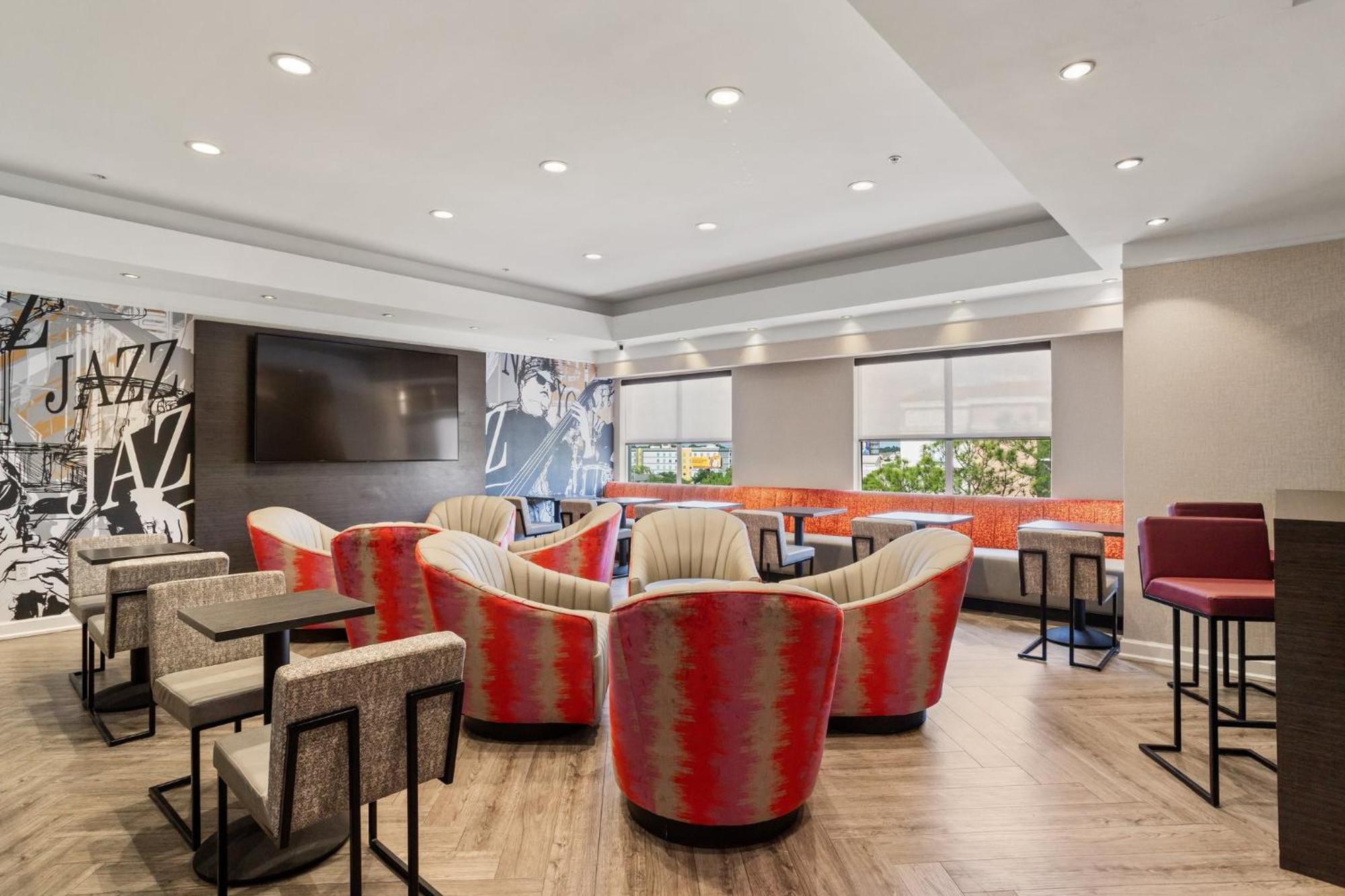 Holiday Inn Baton Rouge College Drive I-10 By Ihg Экстерьер фото