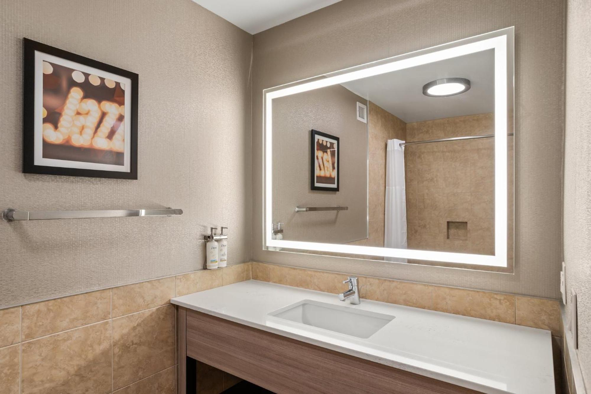 Holiday Inn Baton Rouge College Drive I-10 By Ihg Экстерьер фото