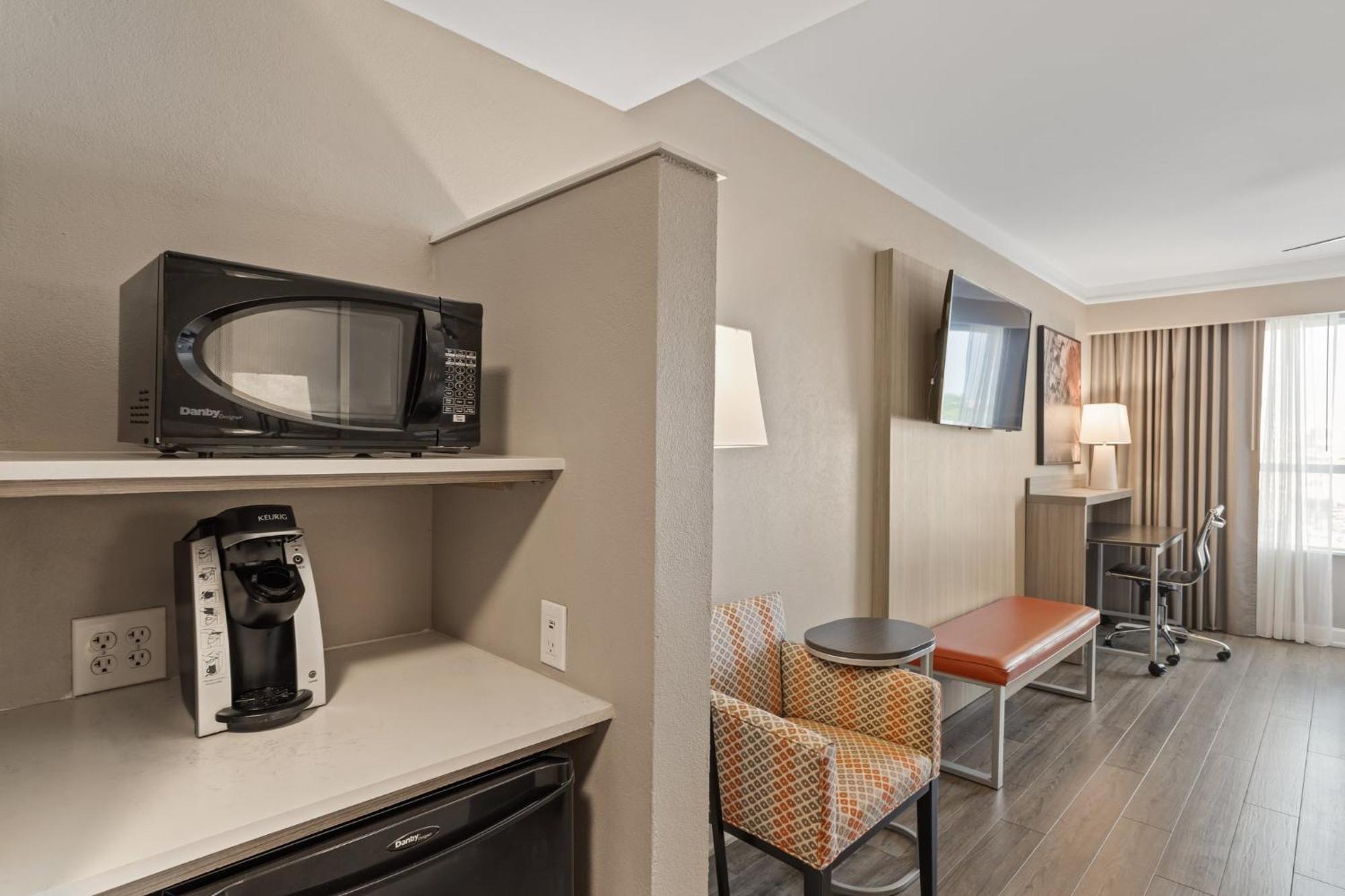Holiday Inn Baton Rouge College Drive I-10 By Ihg Экстерьер фото