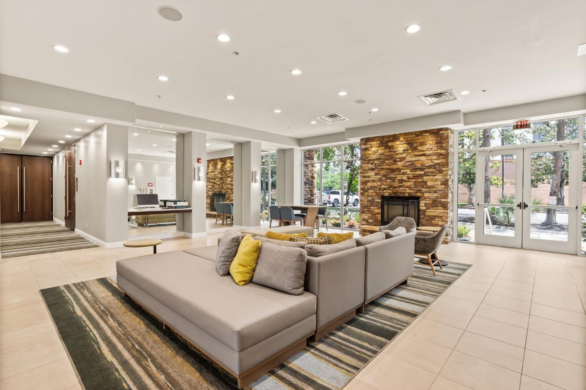 Holiday Inn Baton Rouge College Drive I-10 By Ihg Экстерьер фото