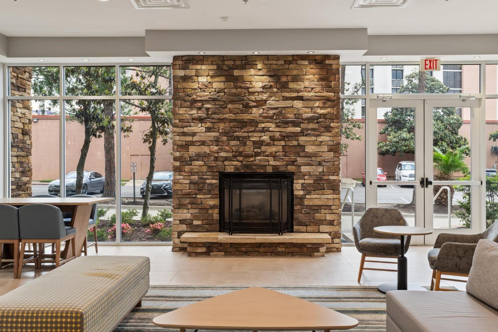 Holiday Inn Baton Rouge College Drive I-10 By Ihg Экстерьер фото