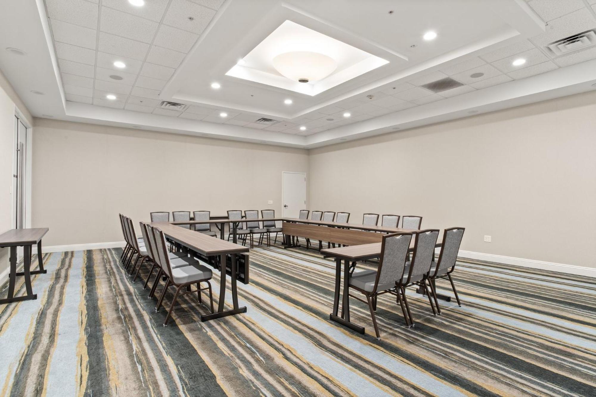 Holiday Inn Baton Rouge College Drive I-10 By Ihg Экстерьер фото