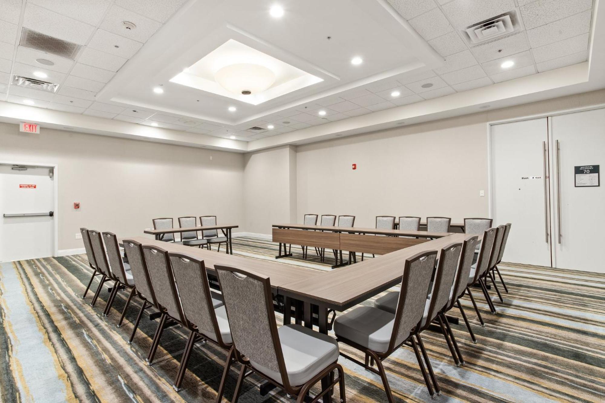 Holiday Inn Baton Rouge College Drive I-10 By Ihg Экстерьер фото